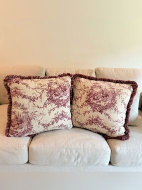 Vtg Pair Waverly Toile La Petite Ferme French Country Burgundy 22” Throw Pillows